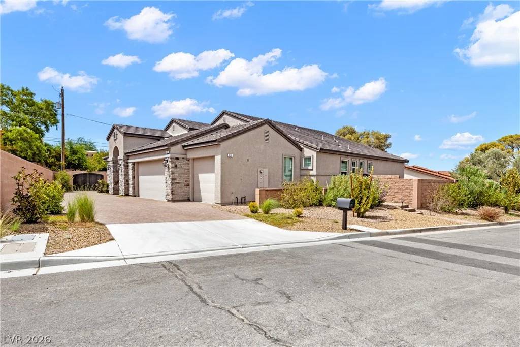 625 Robin, Henderson, NV 89015