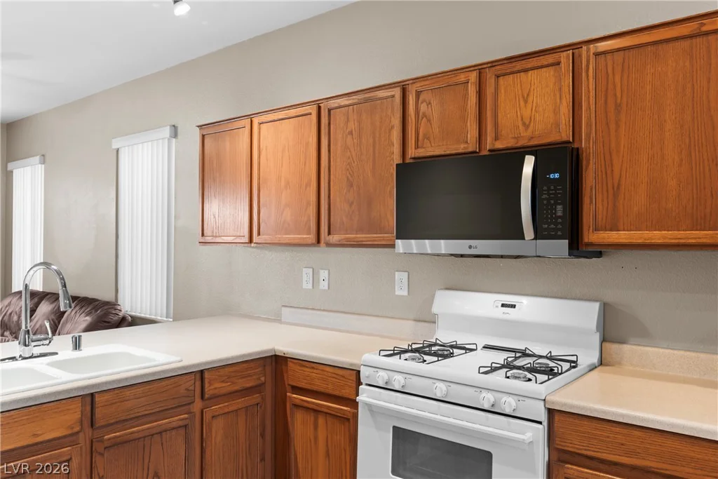 176 Almond Ridge, Henderson, NV 89015