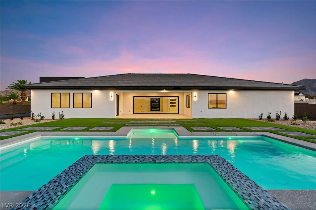 470 Paradise Hills, Henderson, NV 89002