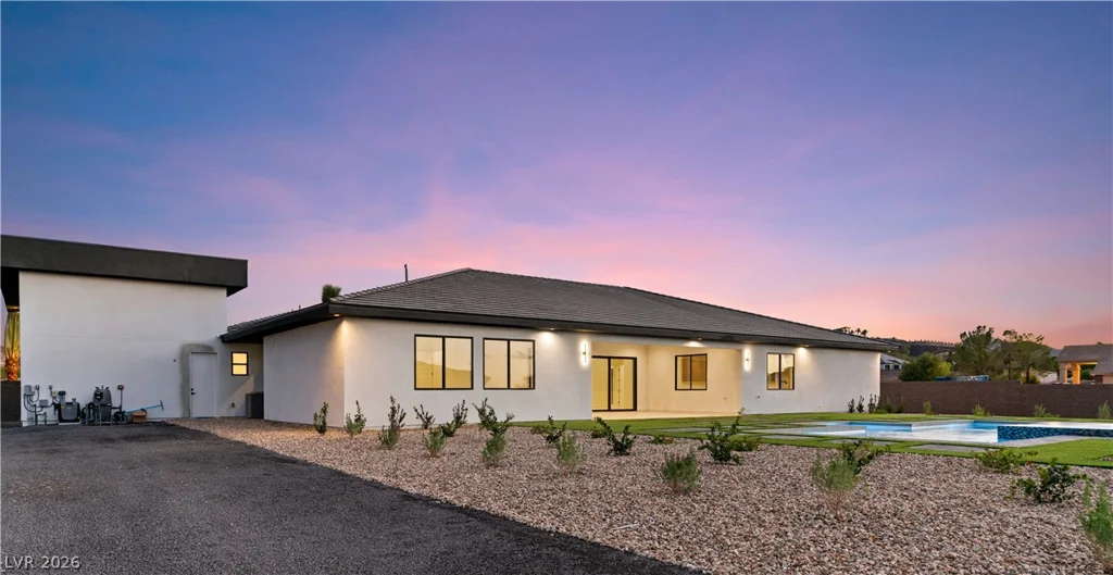 470 Paradise Hills, Henderson, NV 89002