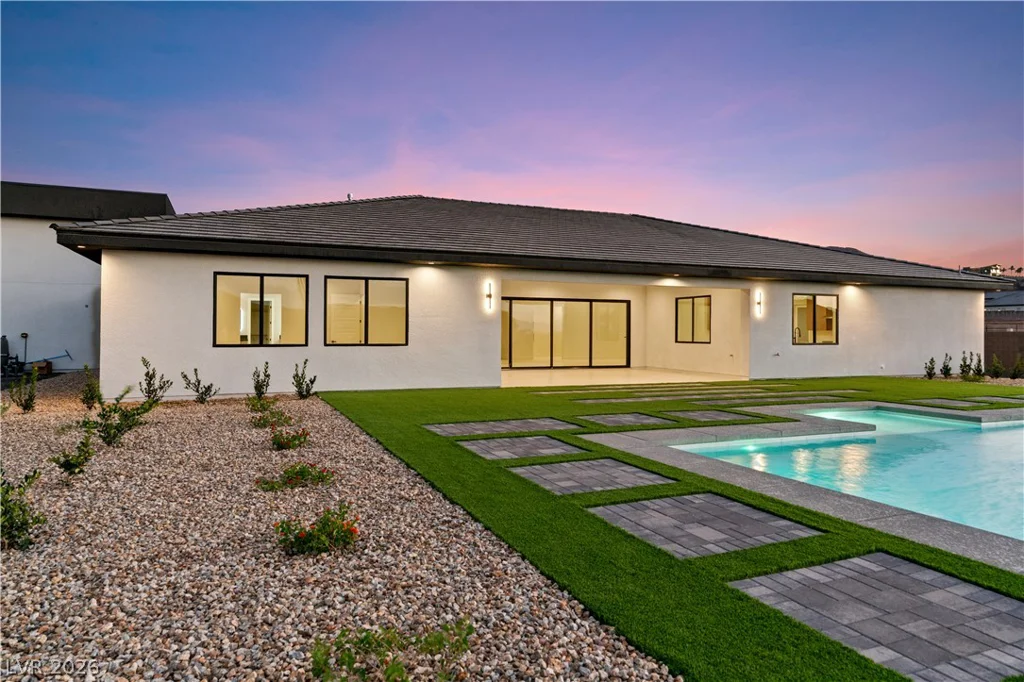 470 Paradise Hills, Henderson, NV 89002