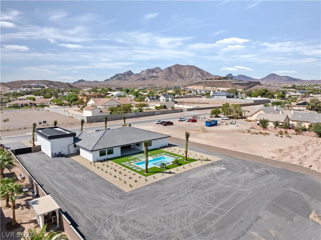 470 Paradise Hills, Henderson, NV 89002