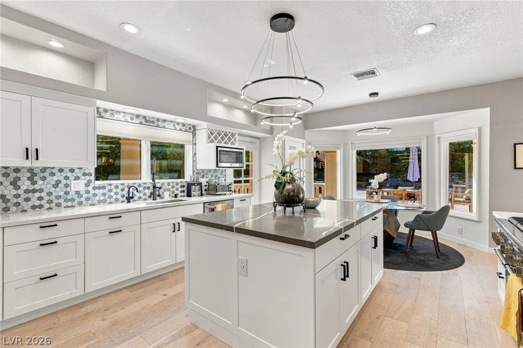 17 Quail Run, Henderson, NV 89014