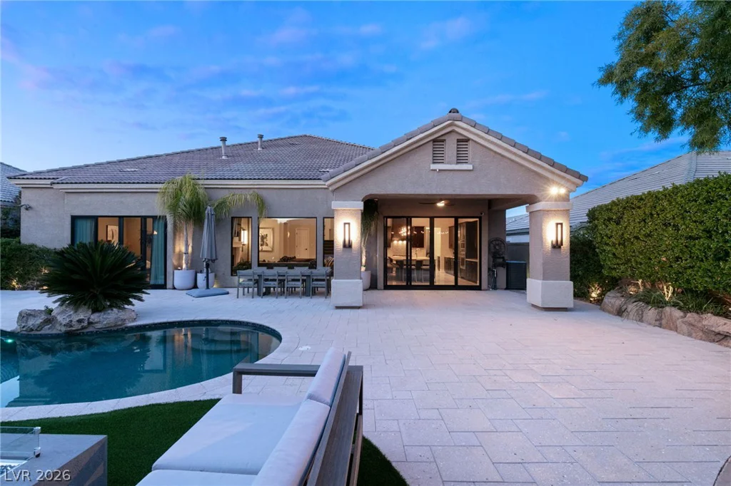 9429 Garnet Crown, Las Vegas, NV 89145