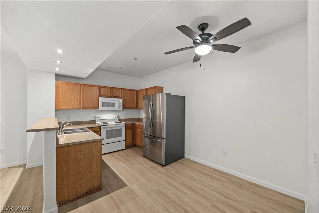2001 Sue, Las Vegas, NV 89108
