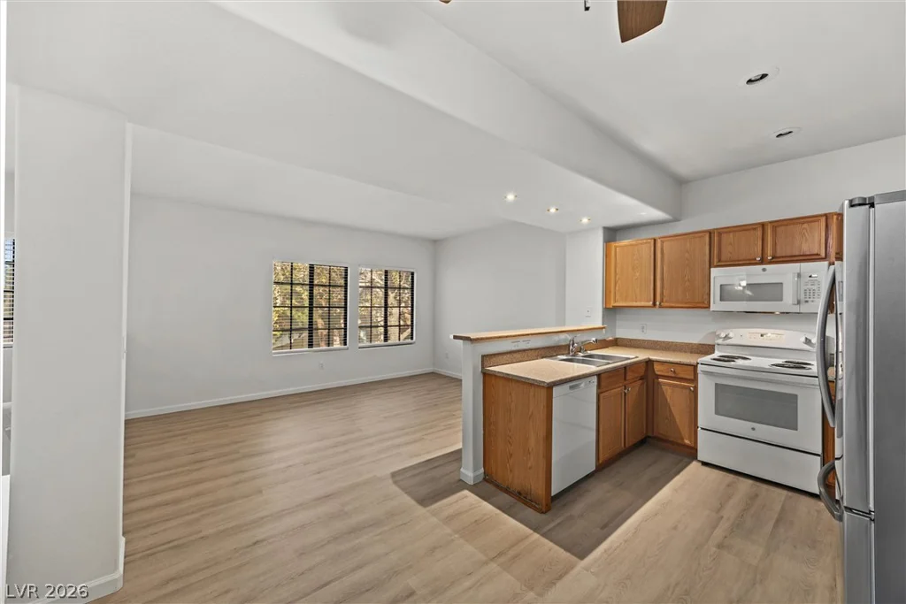 2001 Sue, Las Vegas, NV 89108