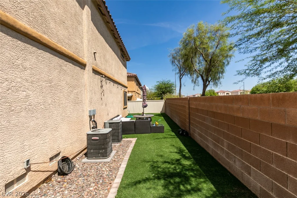 10442 Lady Angela, Las Vegas, NV 89183