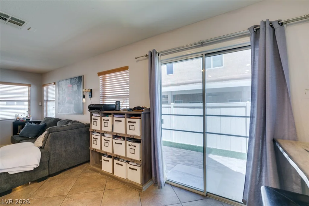 10442 Lady Angela, Las Vegas, NV 89183