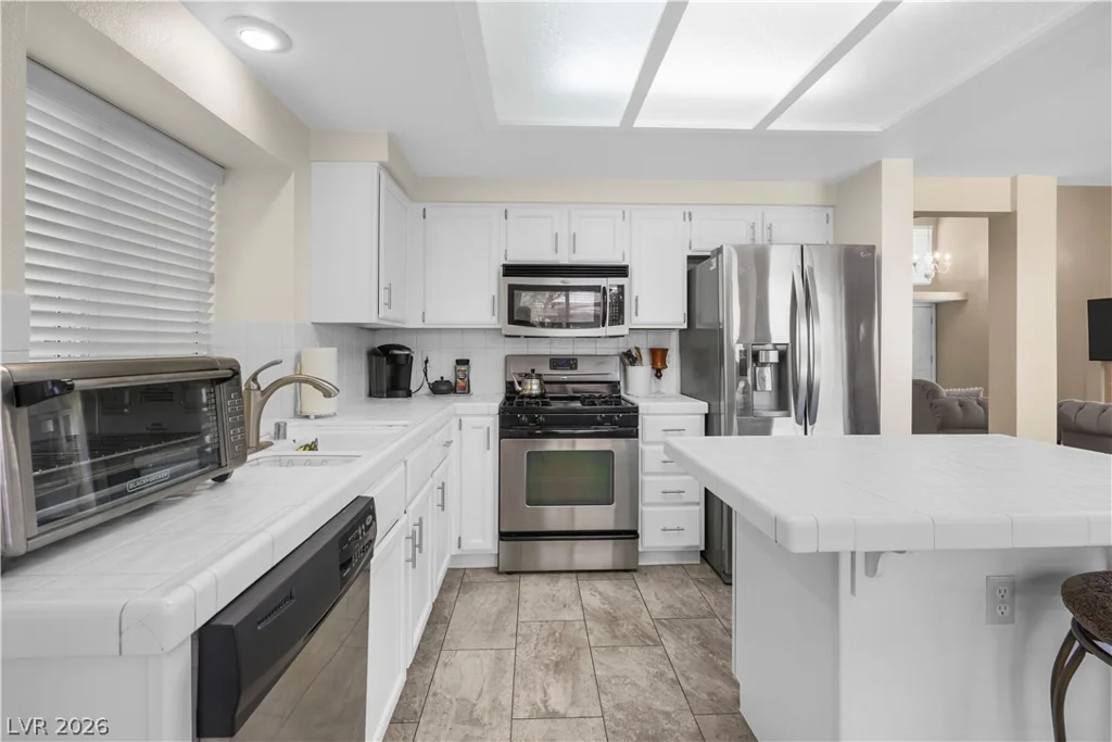 8404 Shady Shores, Las Vegas, NV 89128
