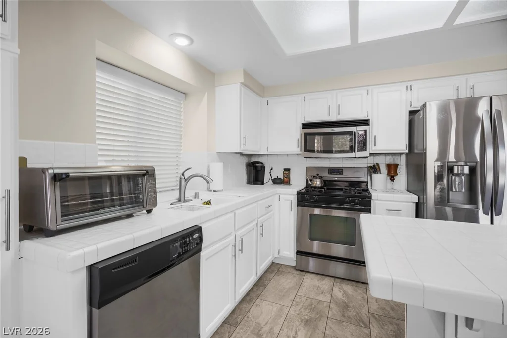 8404 Shady Shores, Las Vegas, NV 89128