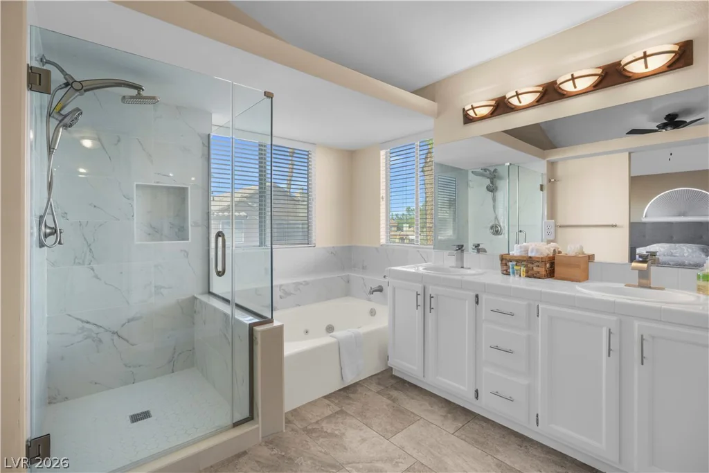 8404 Shady Shores, Las Vegas, NV 89128