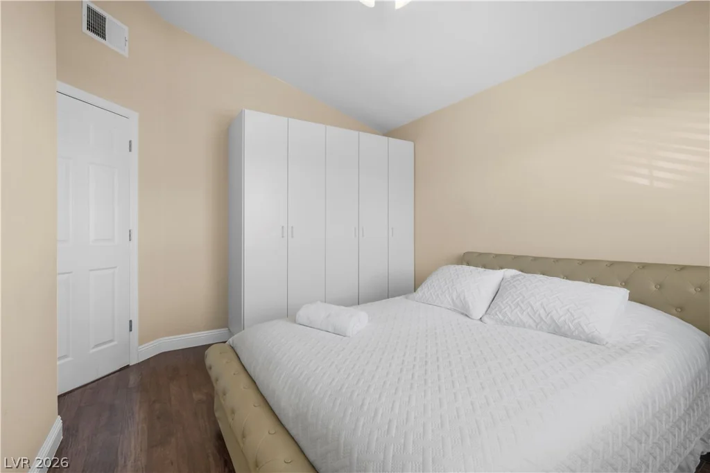 8404 Shady Shores, Las Vegas, NV 89128