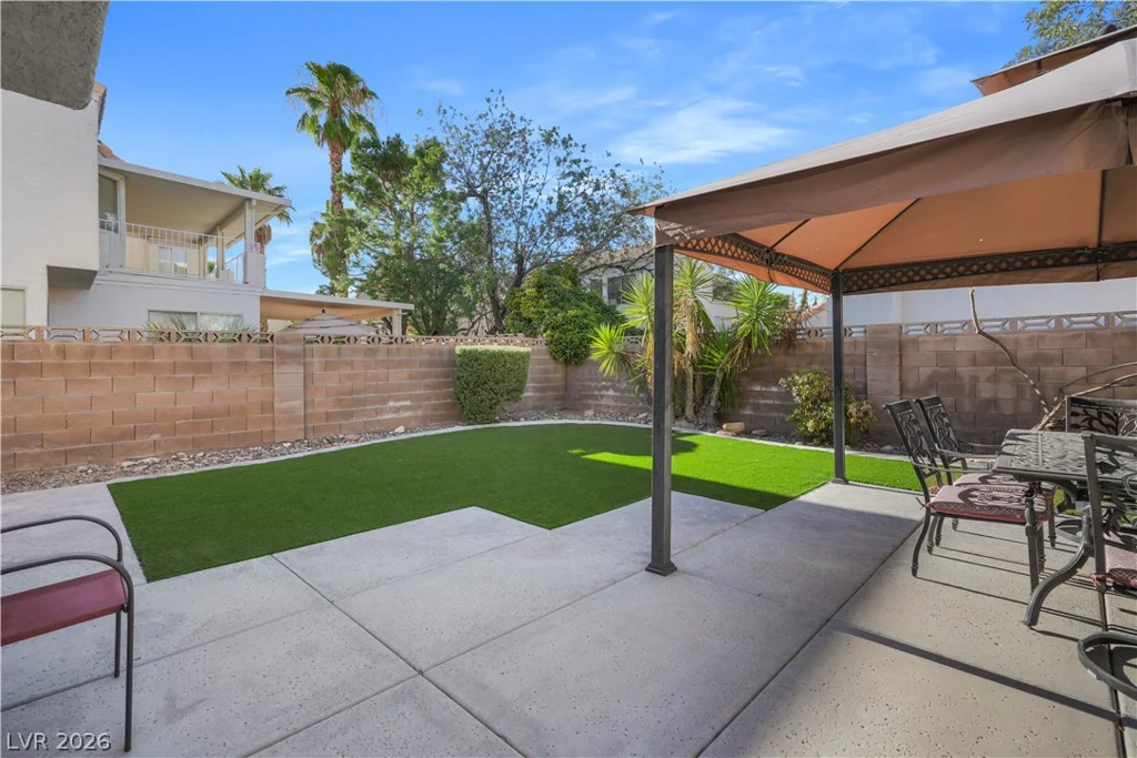 8404 Shady Shores, Las Vegas, NV 89128