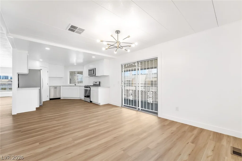 4684 Royal Ridge, Las Vegas, NV 89103