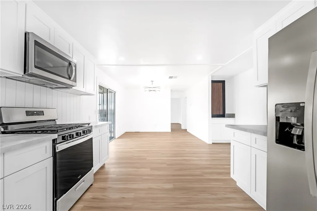 4684 Royal Ridge, Las Vegas, NV 89103