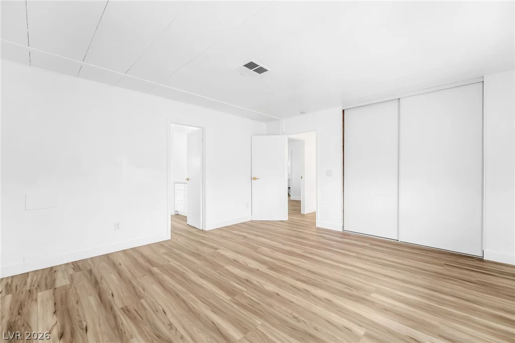 4684 Royal Ridge, Las Vegas, NV 89103