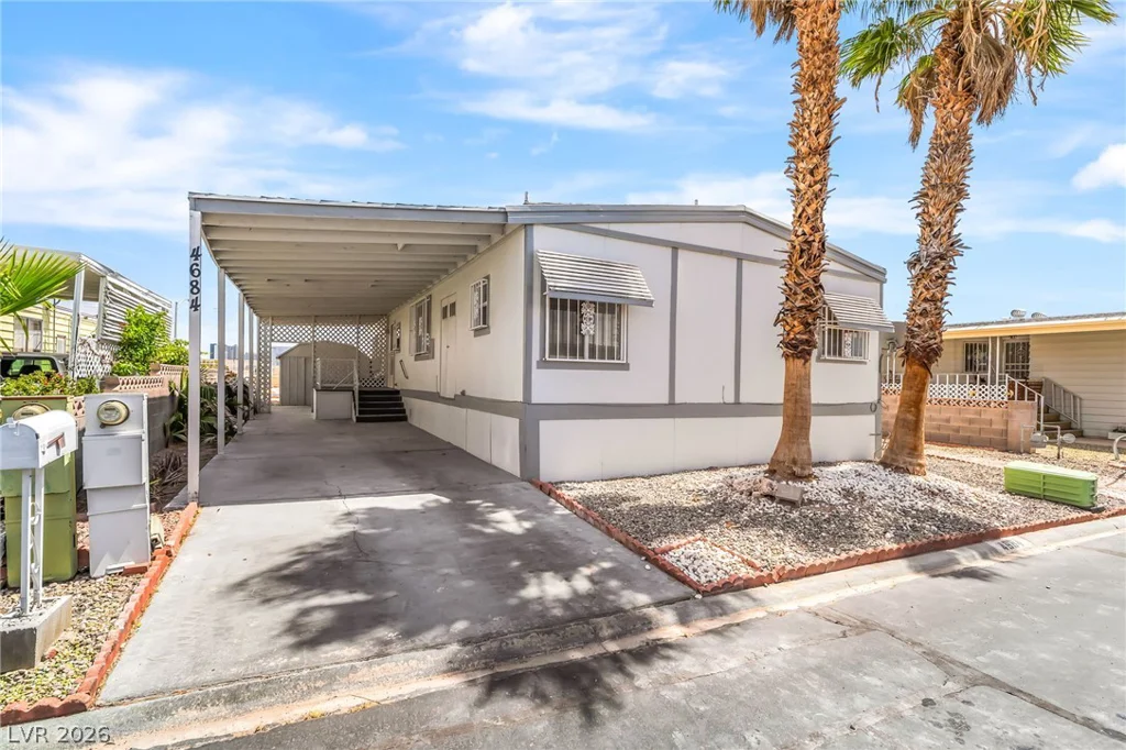 4684 Royal Ridge, Las Vegas, NV 89103