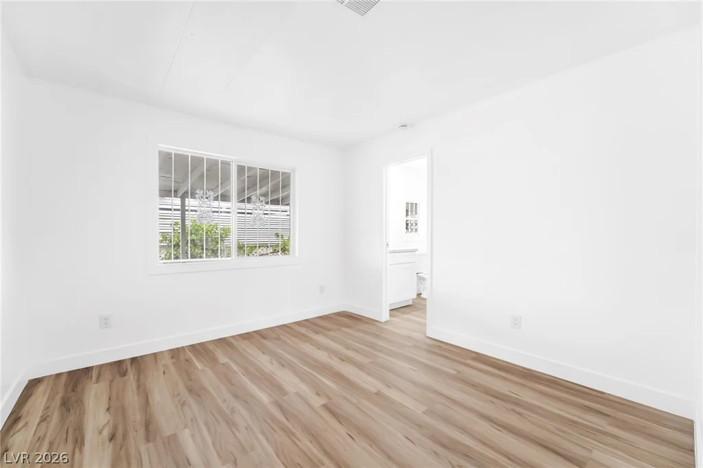 4684 Royal Ridge, Las Vegas, NV 89103