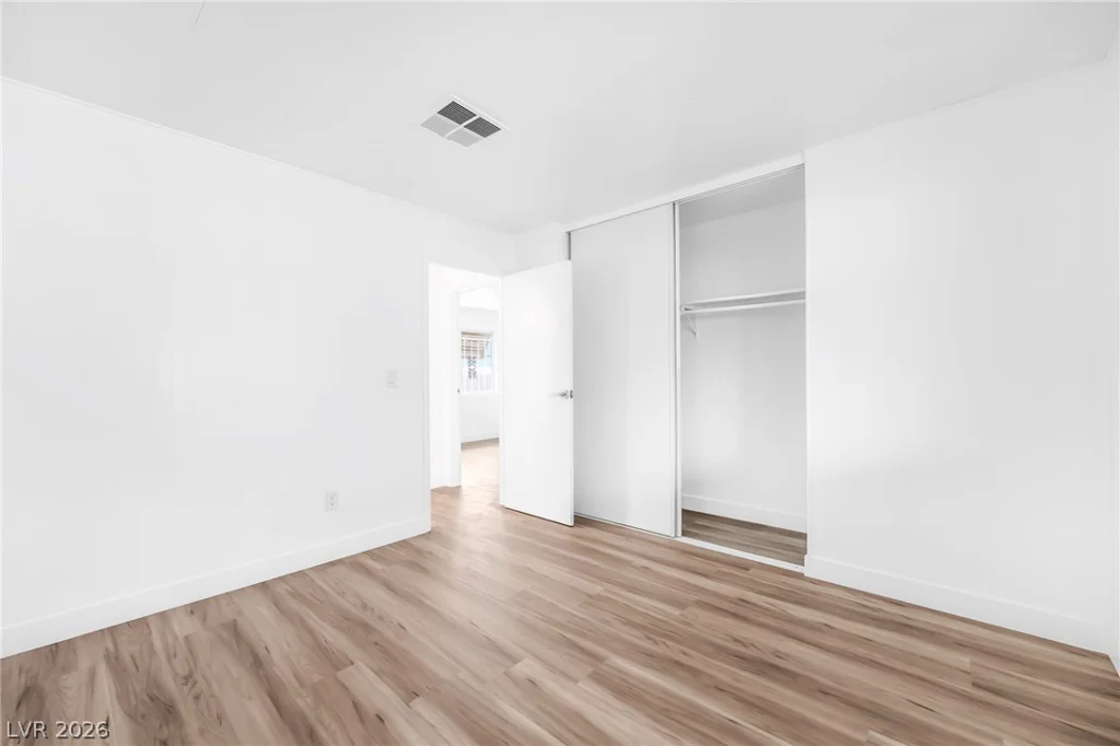 4684 Royal Ridge, Las Vegas, NV 89103
