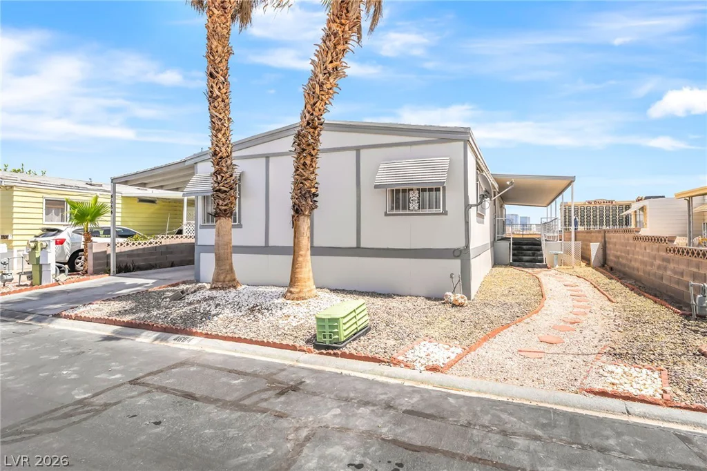 4684 Royal Ridge, Las Vegas, NV 89103