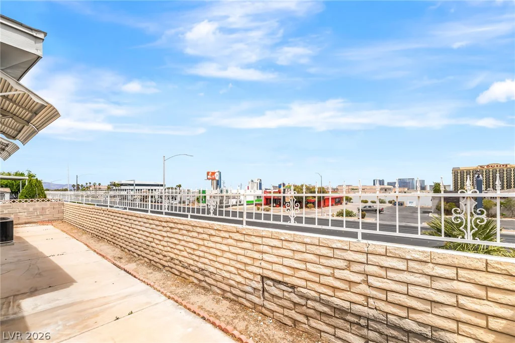 4684 Royal Ridge, Las Vegas, NV 89103