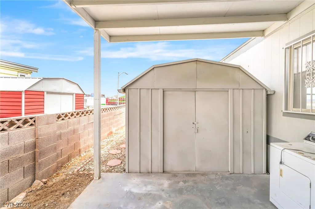 4684 Royal Ridge, Las Vegas, NV 89103