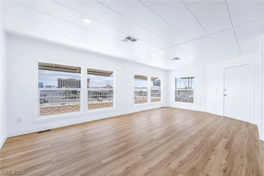4684 Royal Ridge, Las Vegas, NV 89103