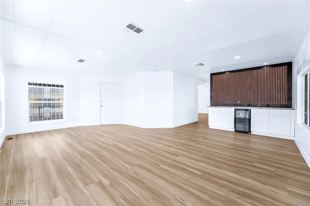 4684 Royal Ridge, Las Vegas, NV 89103