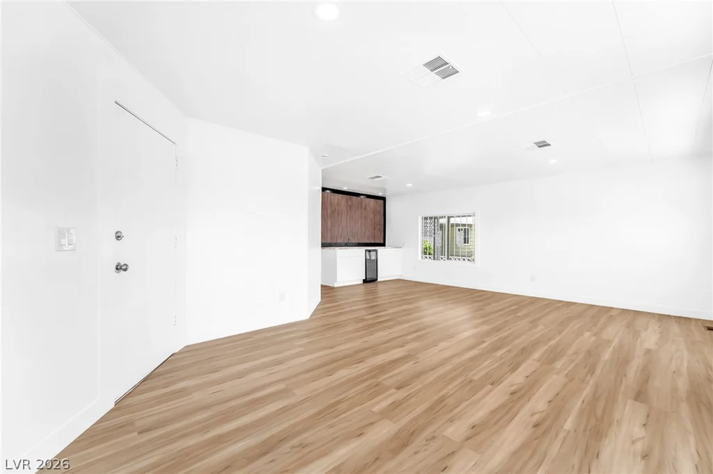 4684 Royal Ridge, Las Vegas, NV 89103