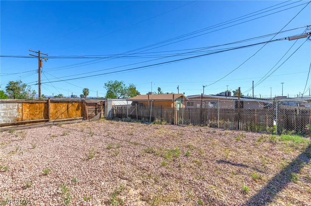 104 Stanford St, Las Vegas, NV 89107