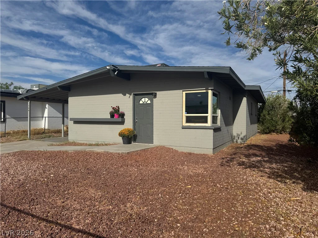 104 Stanford St, Las Vegas, NV 89107