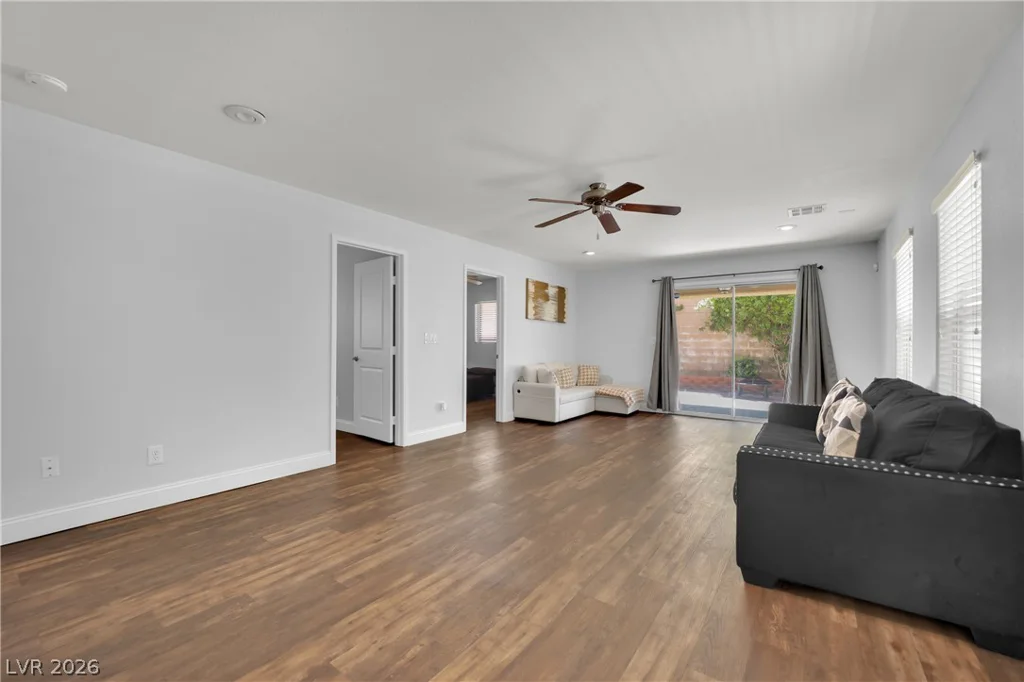 265 Morning Crest, Las Vegas, NV 89183