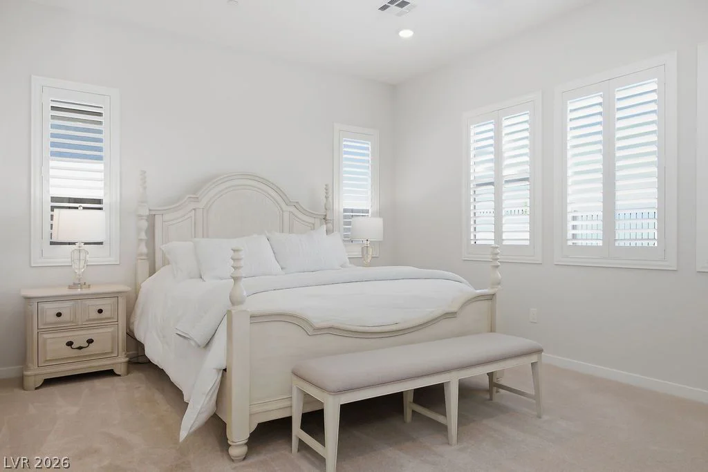 180 Medianoche, Las Vegas, NV 89138