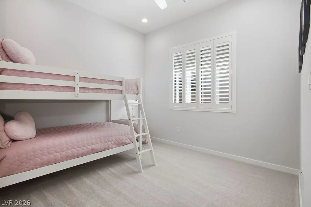 180 Medianoche, Las Vegas, NV 89138