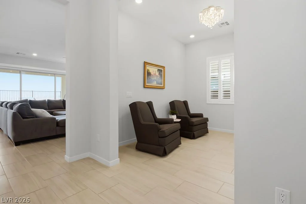 180 Medianoche, Las Vegas, NV 89138