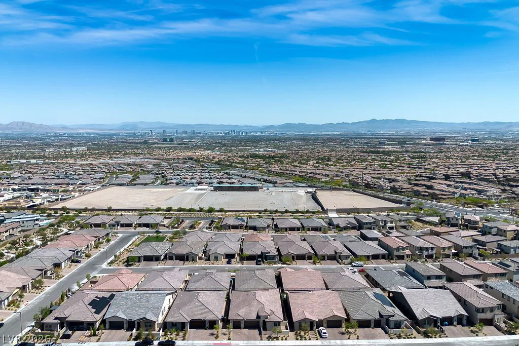 180 Medianoche, Las Vegas, NV 89138