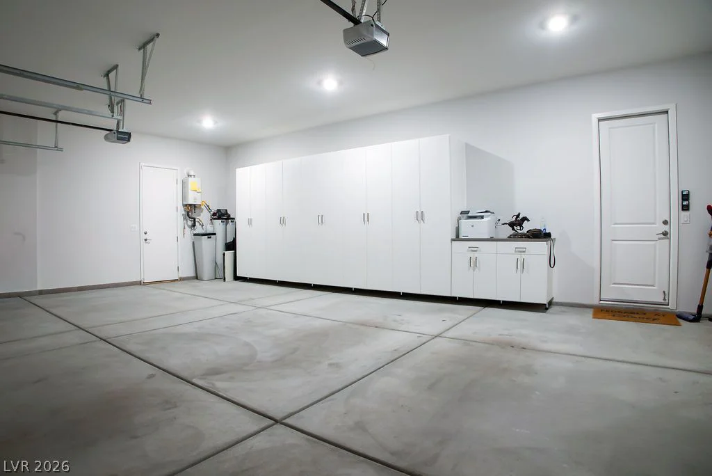 180 Medianoche, Las Vegas, NV 89138
