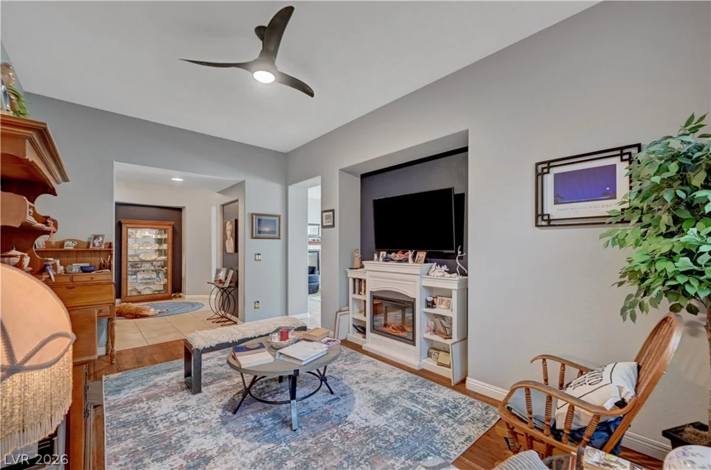 6937 Benson Ferry, Las Vegas, NV 89149