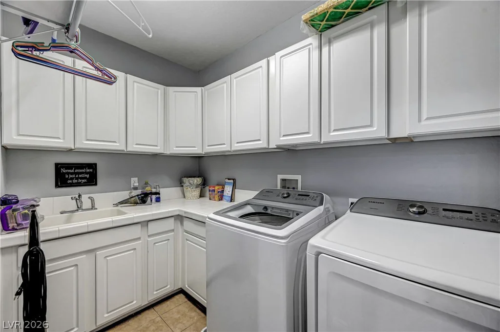 6937 Benson Ferry, Las Vegas, NV 89149