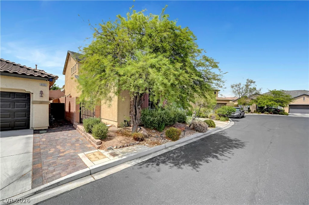 6937 Benson Ferry, Las Vegas, NV 89149