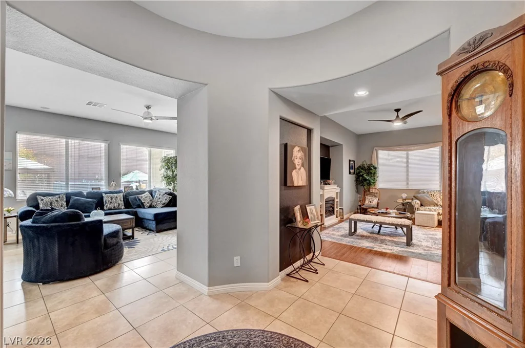 6937 Benson Ferry, Las Vegas, NV 89149