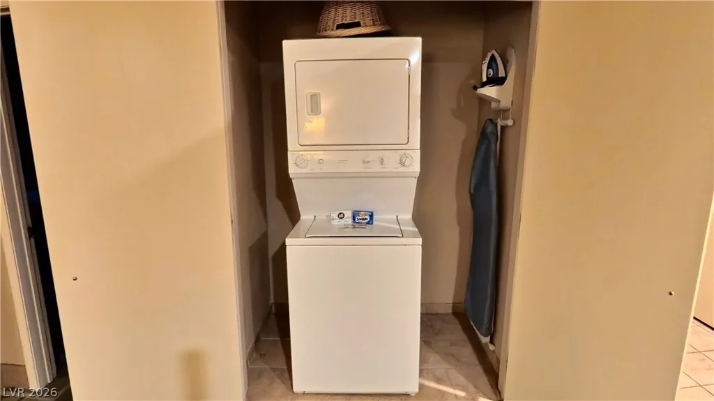 211 Flamingo, Las Vegas, NV 89169