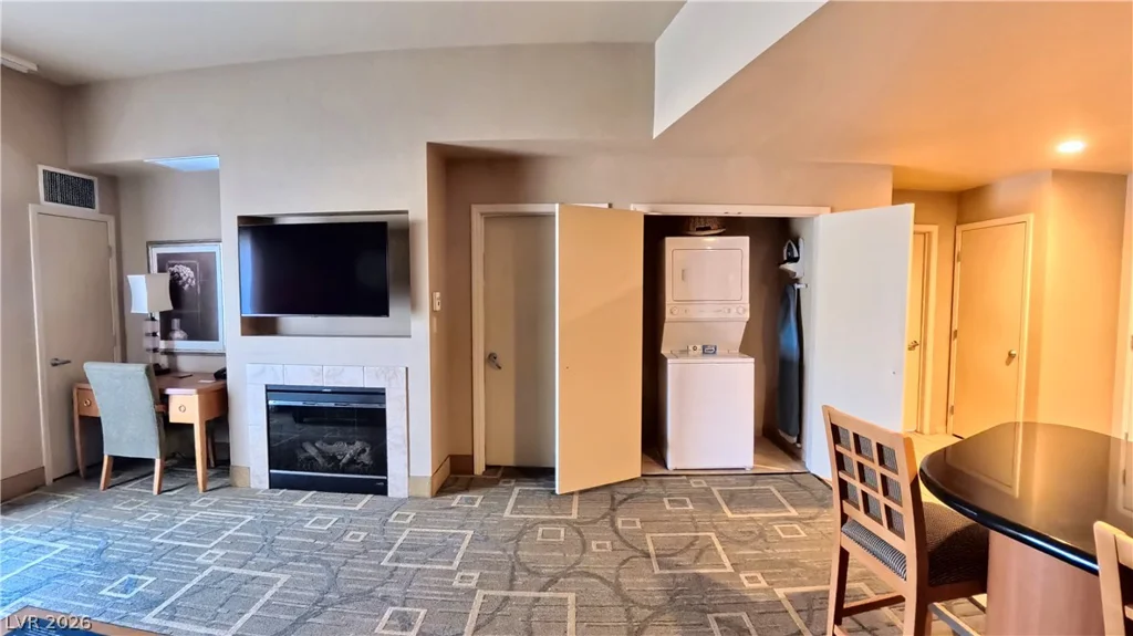 211 Flamingo, Las Vegas, NV 89169