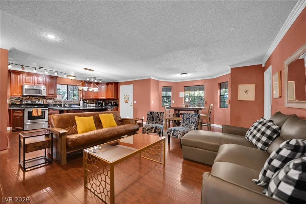 2631 Buffalo, Las Vegas, NV 89117