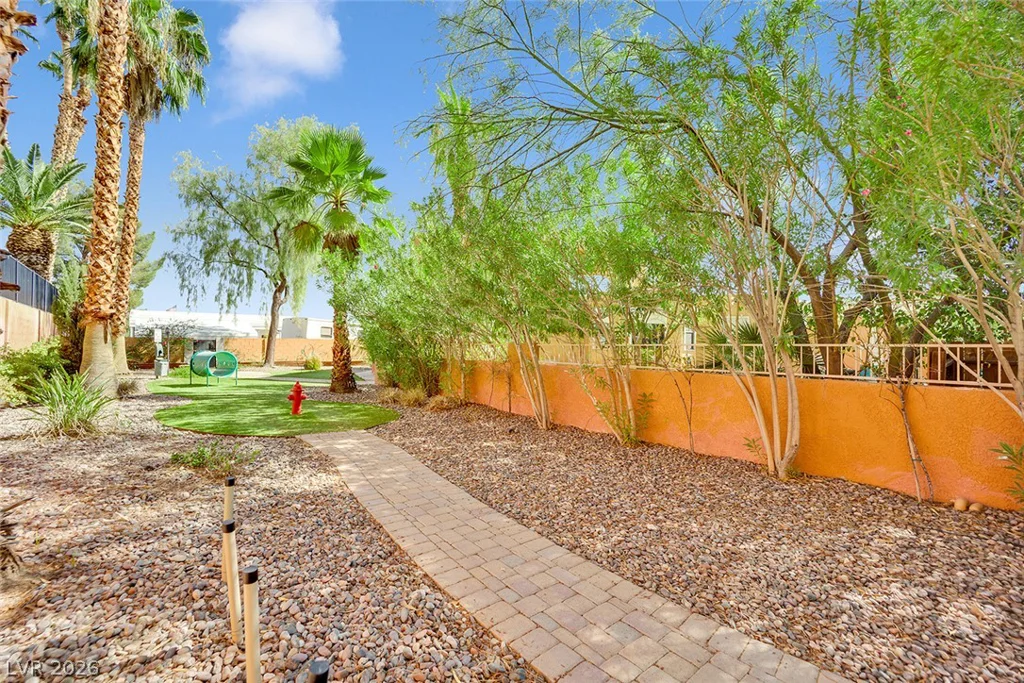 2631 Buffalo, Las Vegas, NV 89117
