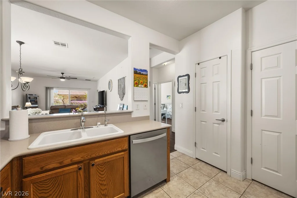 7940 Fantail, North Las Vegas, NV 89084