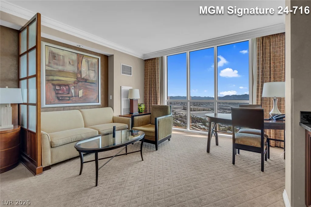 135 Harmon, Las Vegas, NV 89109