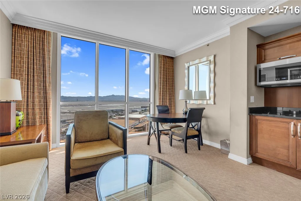 135 Harmon, Las Vegas, NV 89109