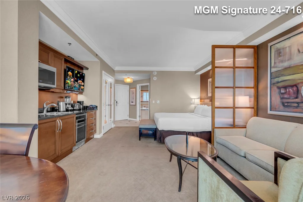 135 Harmon, Las Vegas, NV 89109