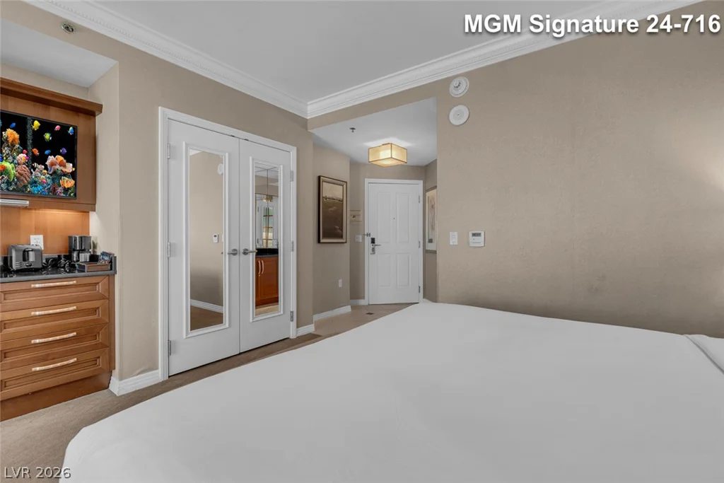 135 Harmon, Las Vegas, NV 89109